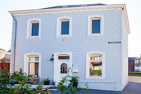 Charming Villa Near Maastricht and Hillside