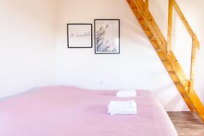 Charming Villa Near Maastricht and Hillside