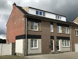 Cozy Vacation Home for 8 Persons in Heers