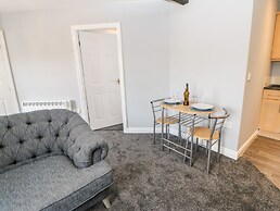 3 Kings Mews