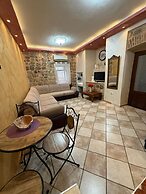 Athos Guesthouse