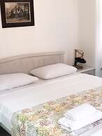 Athos Guesthouse