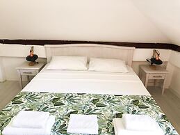 Athos Guesthouse