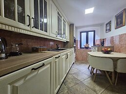 Athos Guesthouse