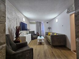 Athos Guesthouse
