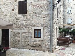 Athos Guesthouse