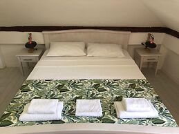 Athos Guesthouse