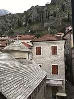 Athos Guesthouse