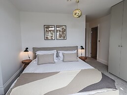 The Emma Suite Stone Cross Mansion