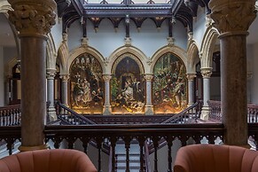 William Tower Suite Stone Cross Mansion