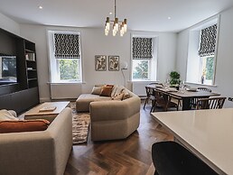 The Lucy Suite Stone Cross Mansion
