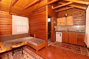 Demre Sahildeki Ev Bungalov