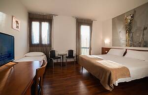 HOTEL QUERINI - Essential Business Hotel, Sandrigo