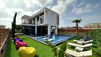 DrVilla Suits
