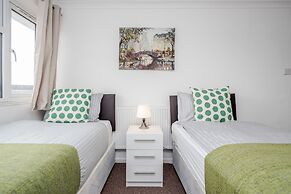 Tms Lovely 3 Bed House-tilbury-free Parking