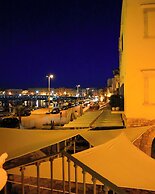 LA BANCHINA   LUXURY  SUITES