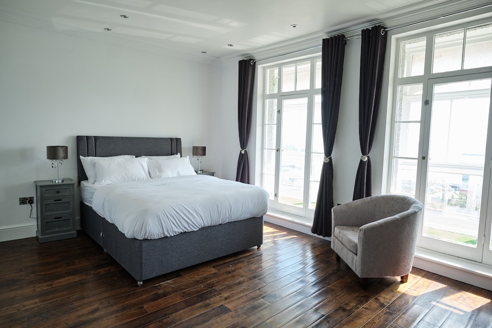 Impeccable 6-bed House in Ramsgate, Harbour Views