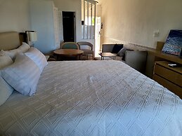 Boundless Bliss Hotel