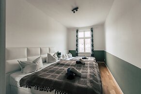 Luga Homes - Zoo