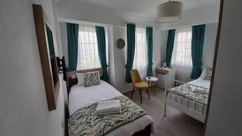 Valitsa Otel