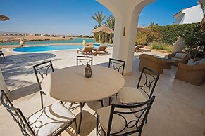 Charming Villa in El Gouna with Pool