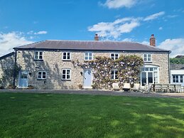 Ystrad Bach