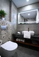 Homey Airport Hotel