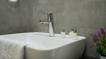 Homey Airport Hotel