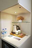Homey Airport Hotel