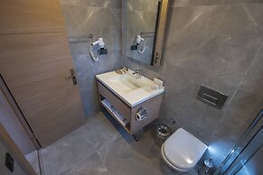 Yalinn Hotel