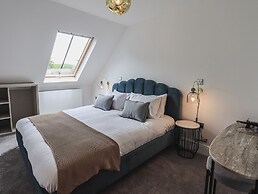 The Mabel Suite Stone Cross Mansion