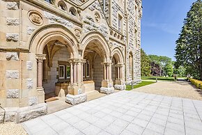 The Mabel Suite Stone Cross Mansion
