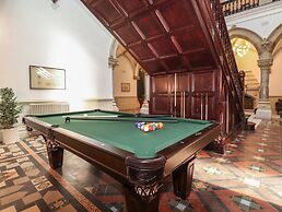 The Mabel Suite Stone Cross Mansion