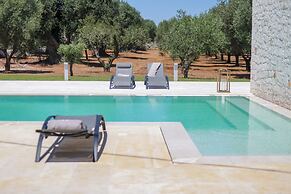 TD Villa Ricchiari Traditional Villa With Designer Pool