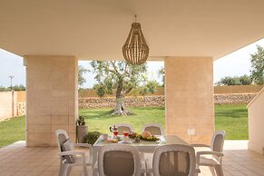 TD Villa Patrizia Pool Alfresco Kitchen