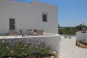 TD Casa Lul Panoramic Pool Over Mediterranean Scrub