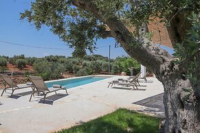 TD Casa Lul Panoramic Pool Over Mediterranean Scrub