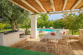 TD Trulli Della Rosatella Typical Trulli w Pool