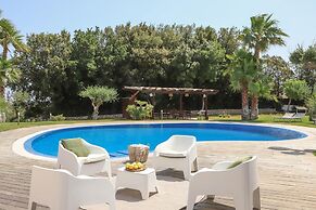 TD Trulli Bruco Large Pool for Family Fun