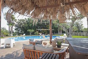 TD Trulli Bruco Large Pool for Family Fun