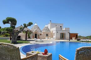 TD Trulli Bruco Large Pool for Family Fun