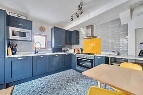 Newly Refurbished 2nd Floor Apartment Lil Nauti