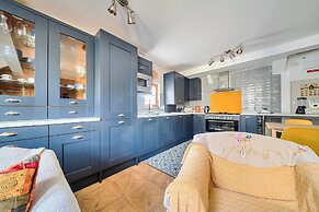 Newly Refurbished 2nd Floor Apartment Lil Nauti