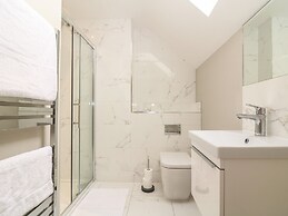 9 Windrush Heights