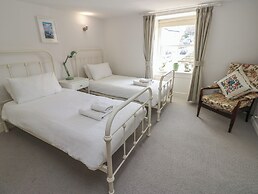 Cross View Cottage