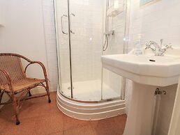 Cross View Cottage