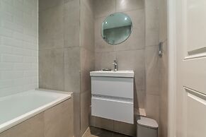 140 Minories