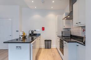 140 Minories