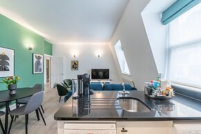 140 Minories