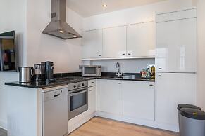 140 Minories